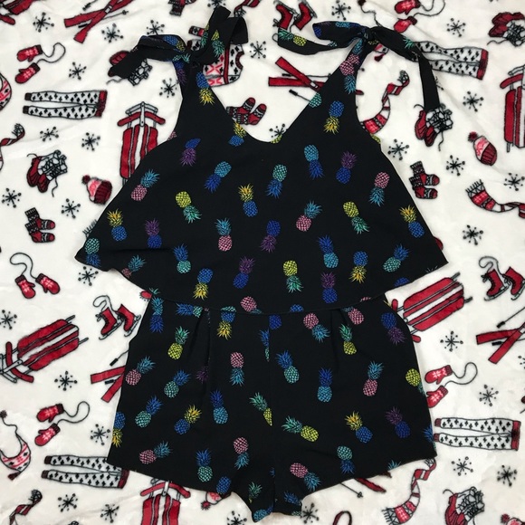 c & e pineapple romper with pockets - Picture 3 of 8